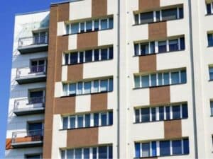 foto esterna di facciata di un palazzo