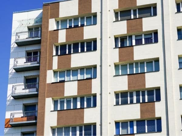 foto esterna di facciata di un palazzo